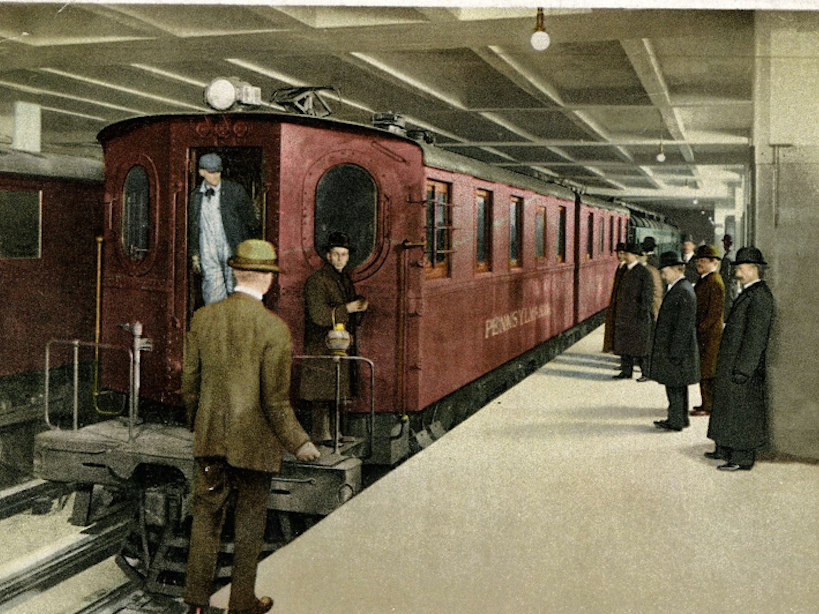 By the 1920s, two thirds of the station's daily passengers were commuters from the suburbs.