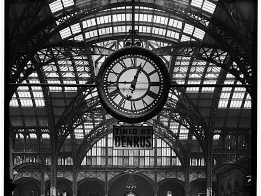 The giant clock in the Great Gate room kept travelers on time.