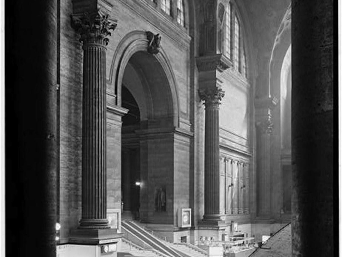 The Roman Baths of Caracalla inspired the building's classical design. Just look at those arched windows and Corinthian columns.